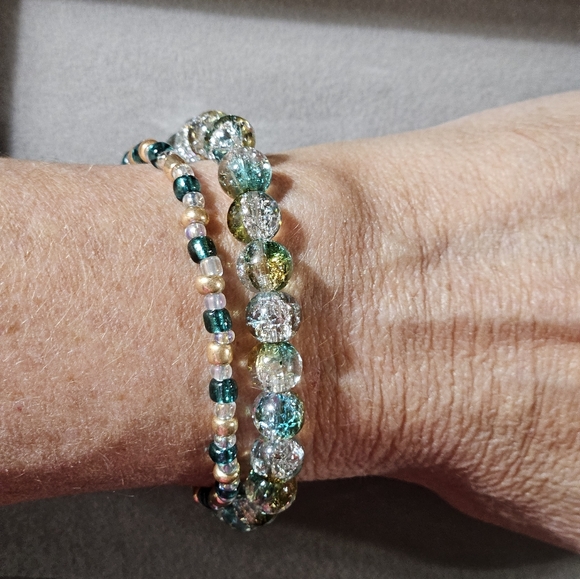 Stretch Bracelets Set of 2 Handcrafted - Picture 3 of 3